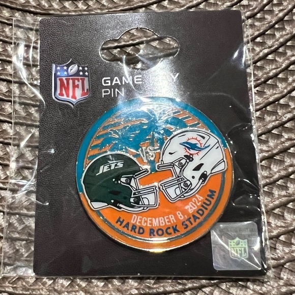 NFL 2024 Miami Dolphins New York Jets GAME DAY PIN 12/8/24 Hard Rock Stadium - Picture 2 of 6